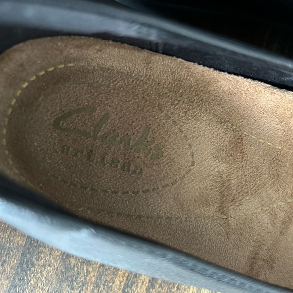 Clark’s Black Leather Women's Flats, Size 7.5 - Picture 7 of 11